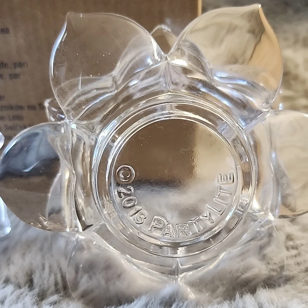 NIB PartyLite Lotus‎ Flower Votive Holder Pair P91289 - Picture 8 of 9